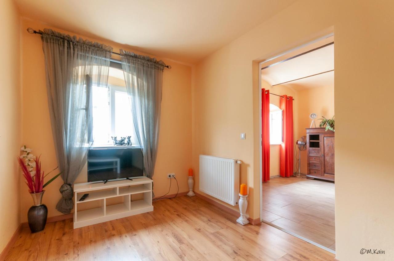 Familienferienhaus Amelie Appartement Mörbisch am See Buitenkant foto