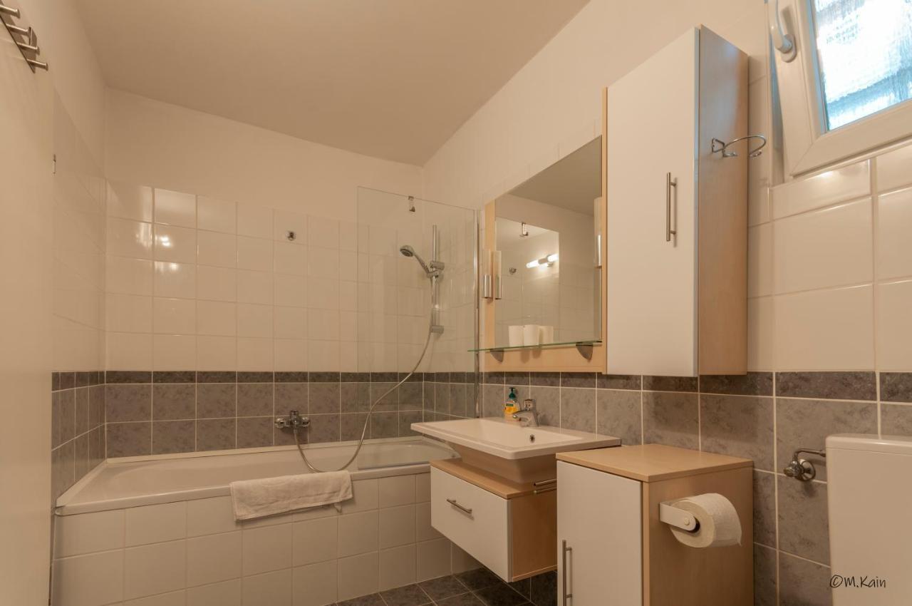 Familienferienhaus Amelie Appartement Mörbisch am See Buitenkant foto